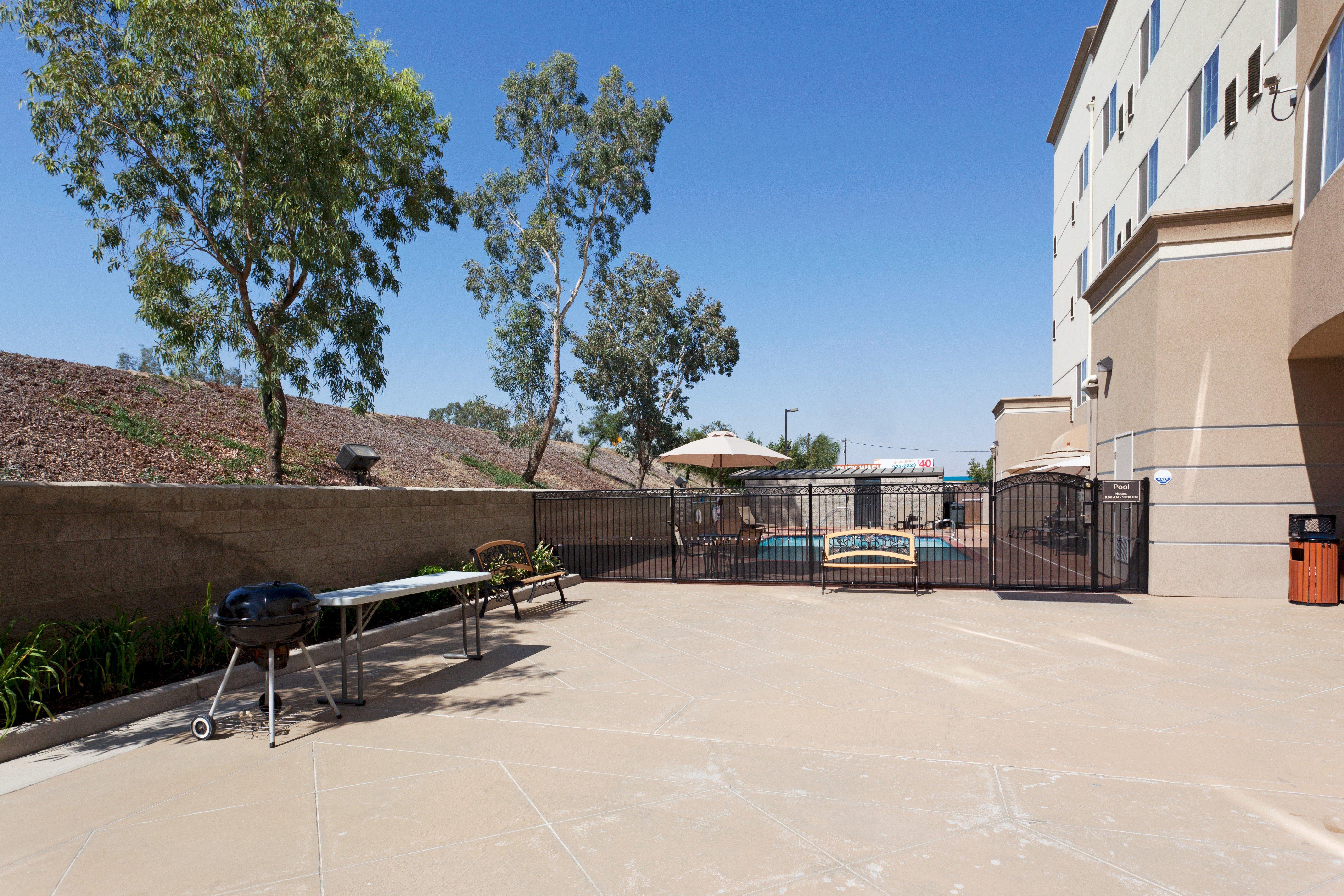 Holiday Inn Express & Suites Bakersfield Central By Ihg Bilik gambar