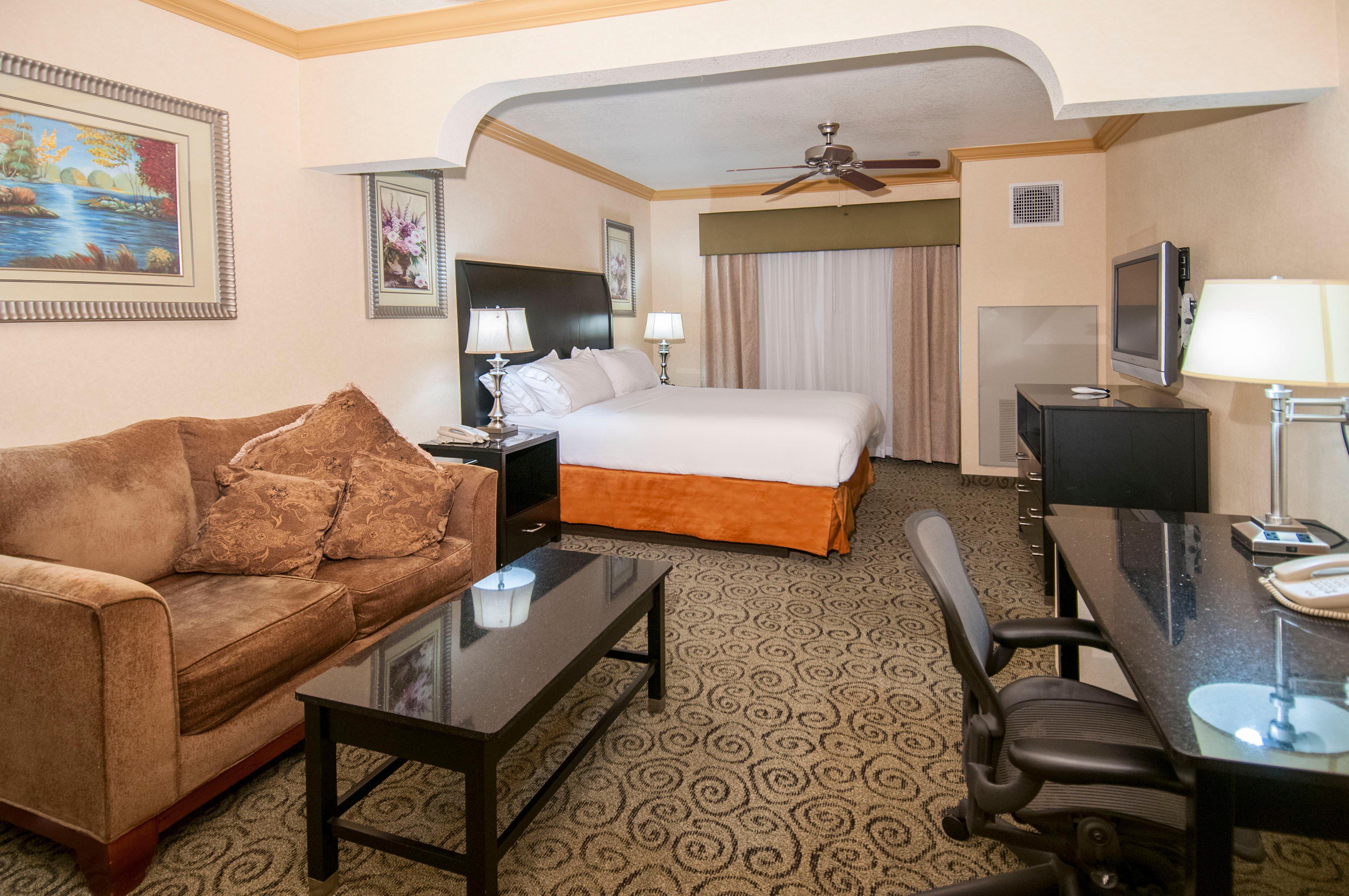 Holiday Inn Express & Suites Bakersfield Central By Ihg Luaran gambar