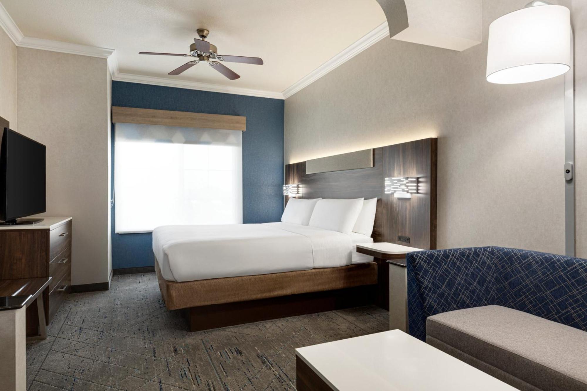 Holiday Inn Express & Suites Bakersfield Central By Ihg Luaran gambar