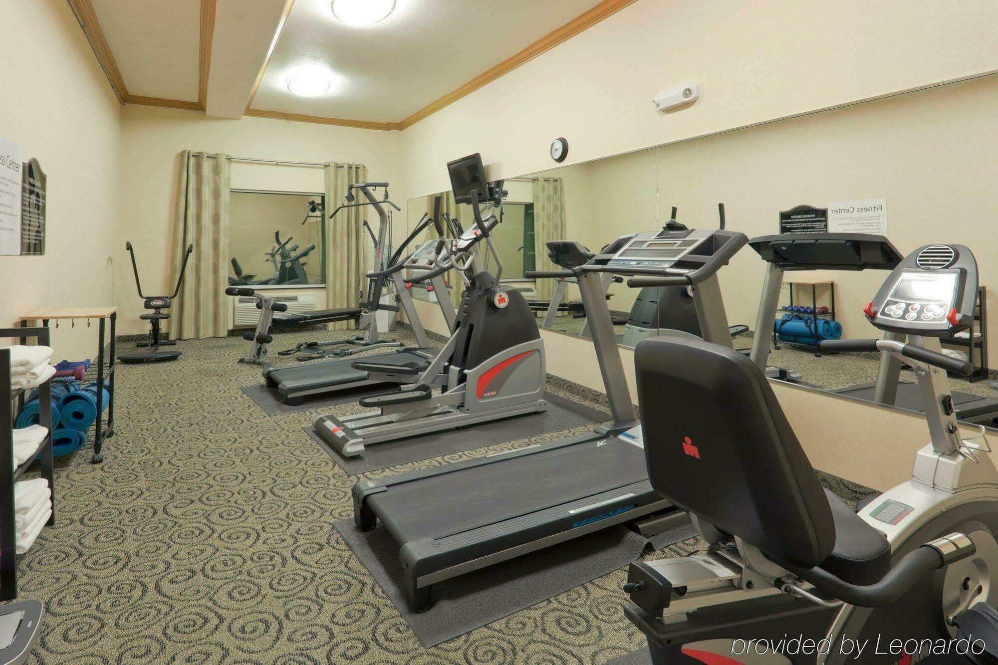 Holiday Inn Express & Suites Bakersfield Central By Ihg Kemudahan gambar
